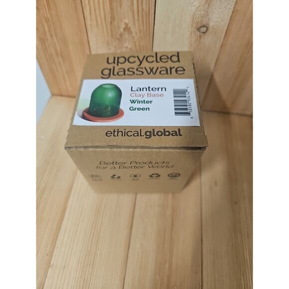 Winter Green Deer Tealight Candle On Clay Base Sustainable Recycled Glass - Picture 6 of 8